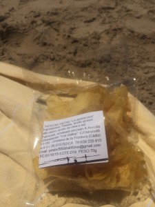 Patatas fritas en la playa.